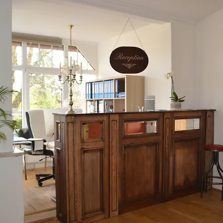 ホテル Zur Koeppe バート・クロスターラウスニッツ